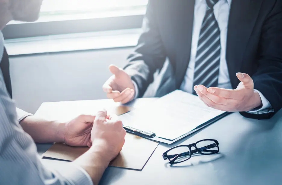 التفاوض وإبرام العقود